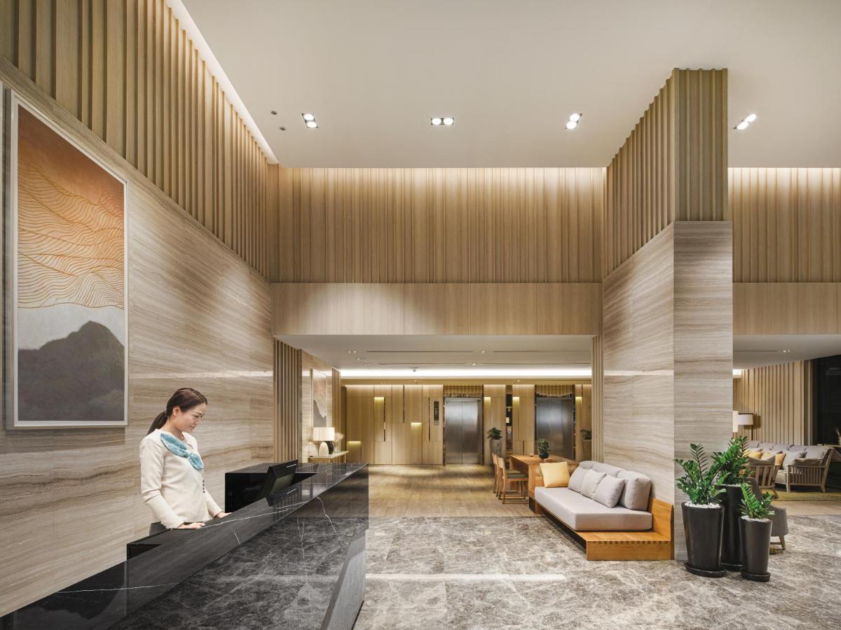 Oakwood Suites Bangkok Eksteriør bilde The lobby of the hotel
