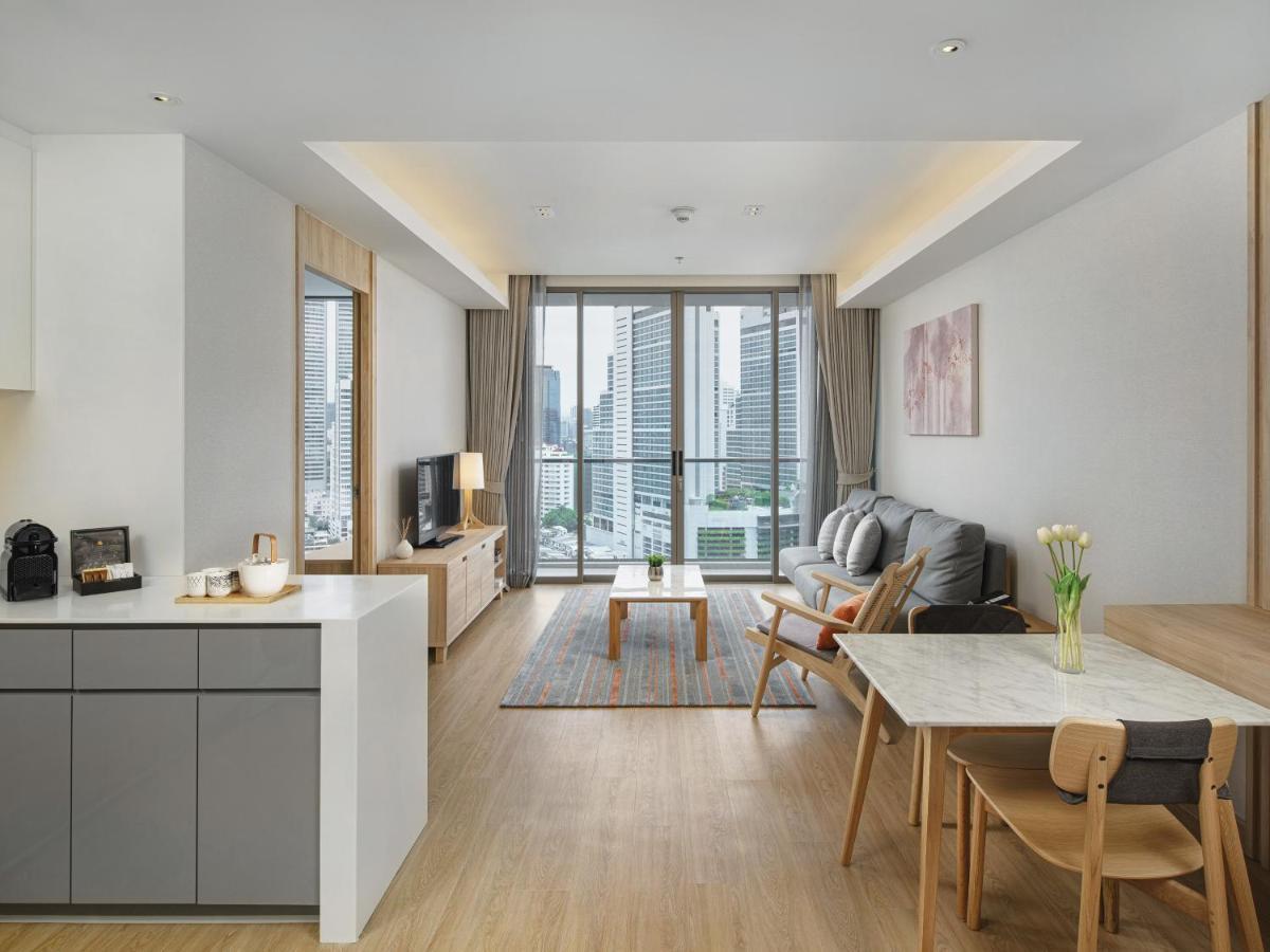 Oakwood Suites Bangkok Eksteriør bilde A typical apartment at the complex